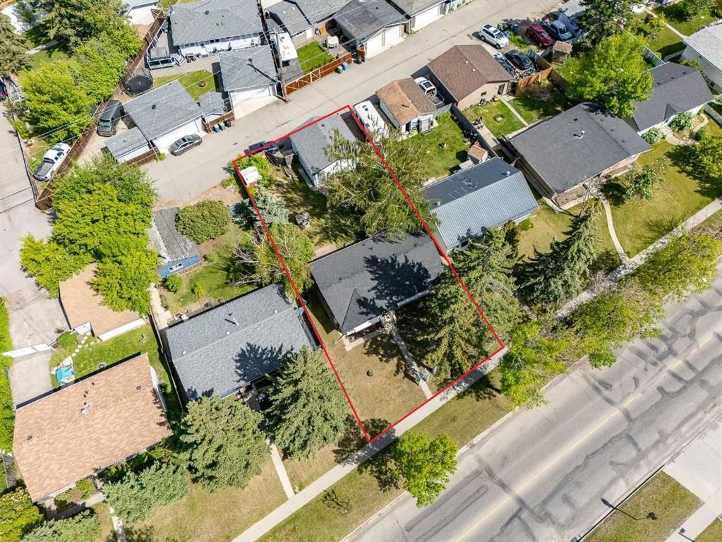 9020 Fairmount Drive SE, Calgary — photo 3 of 40