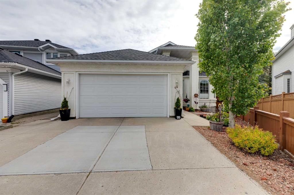 44 Valley Meadow Close NW, Calgary — main listing photo