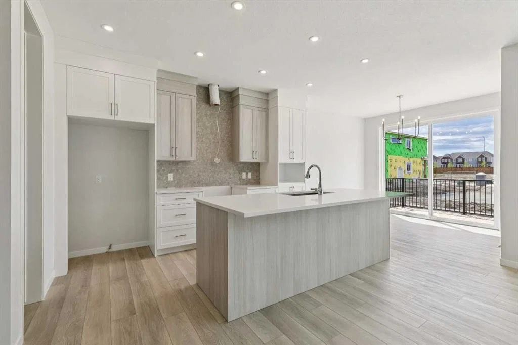 41 Belmont Row SW, Calgary — photo 2 of 22