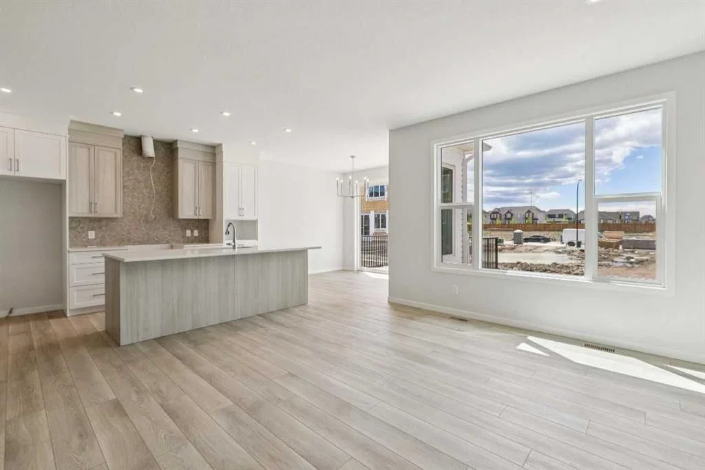 41 Belmont Row SW, Calgary — photo 3 of 22