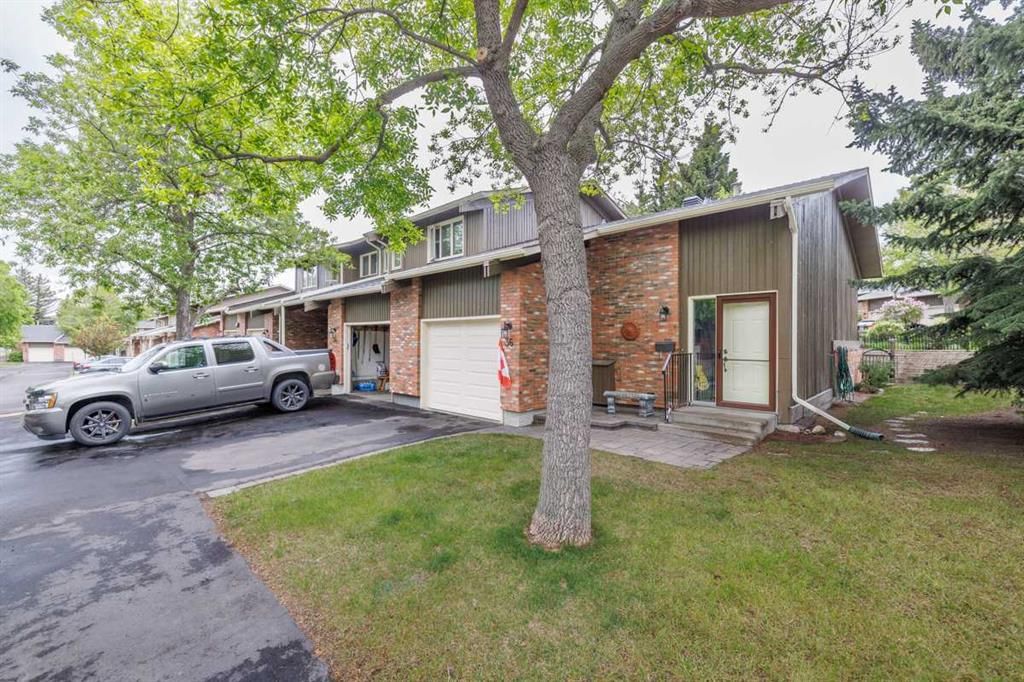 36, 10001 Brookpark Boulevard SW, Calgary — photo 2 of 27