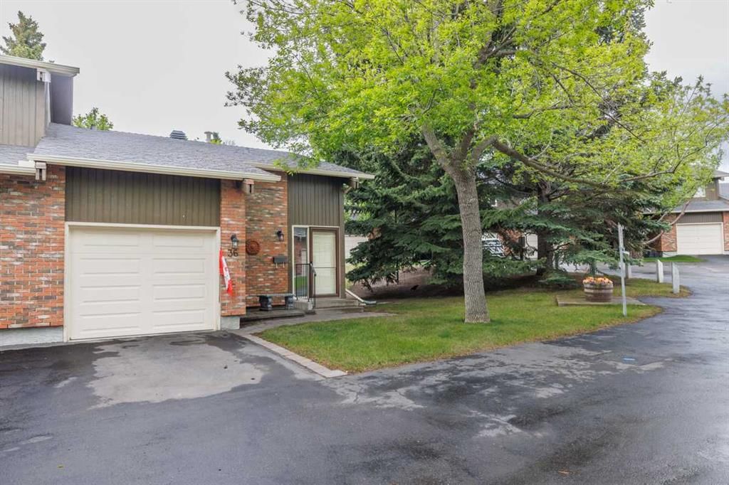 36, 10001 Brookpark Boulevard SW, Calgary — photo 3 of 27