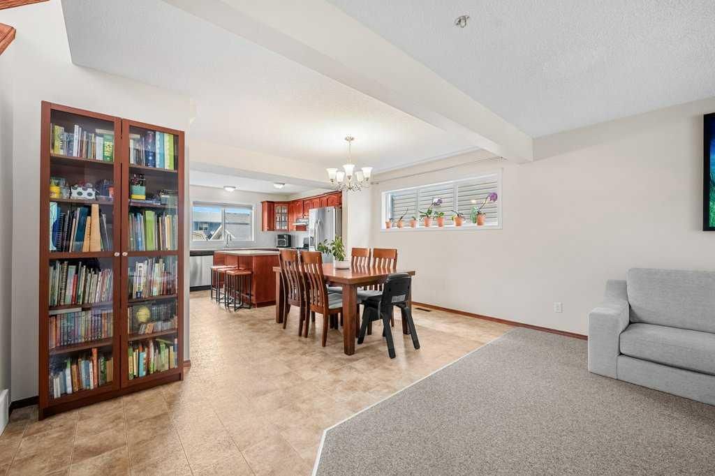 44 Everridge Way SW, Calgary — photo 4 of 42