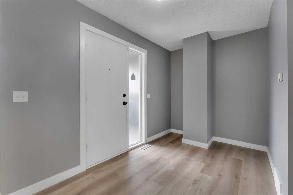 104, 7172 Coach Hill Road SW, Calgary — photo 4 of 33