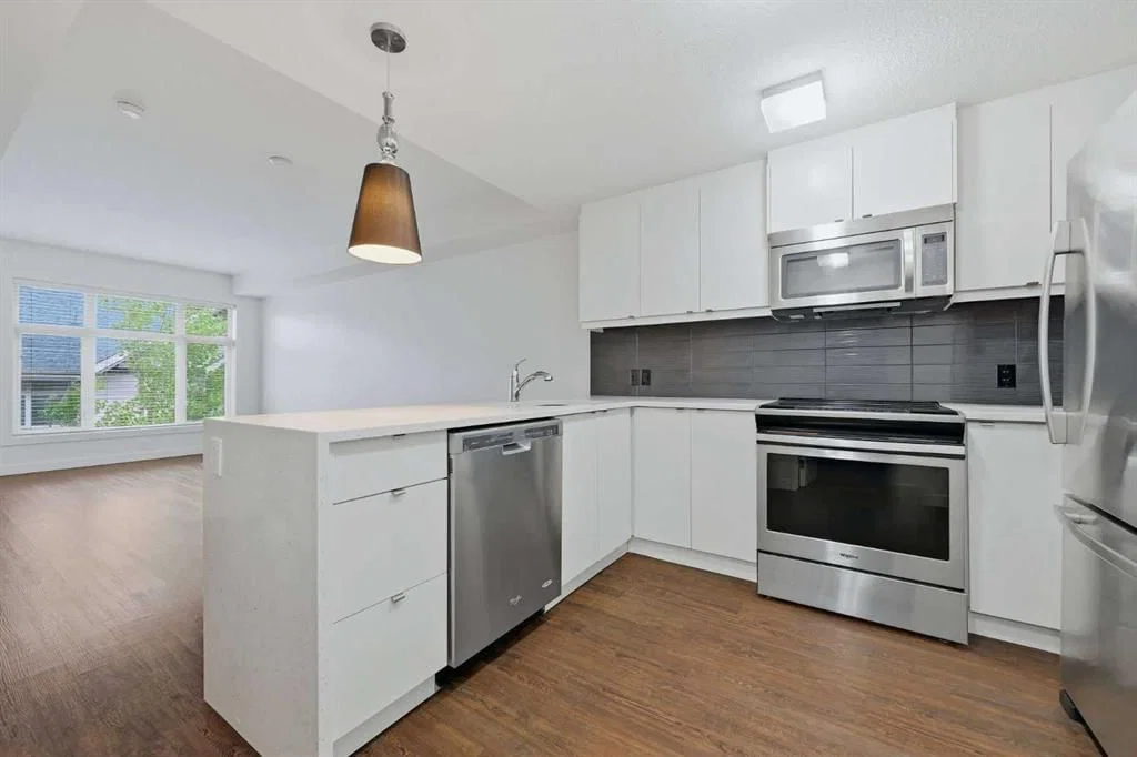306, 25 Aspenmont Heights SW, Calgary — photo 4 of 26