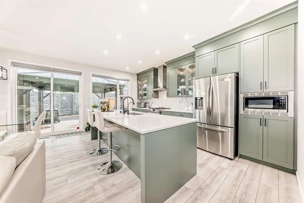 305 Edith Road NW, Calgary — photo 4 of 50