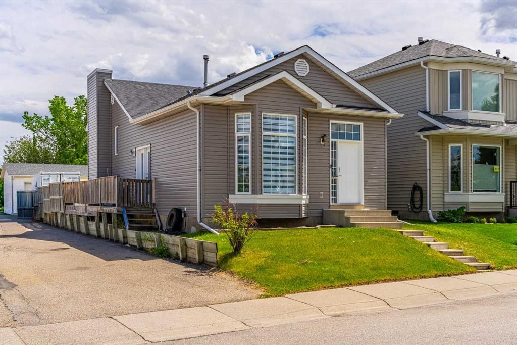 395 River Rock Circle SE, Calgary — photo 2 of 39