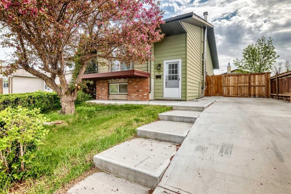 4218 38 Street NE, Calgary — main listing photo