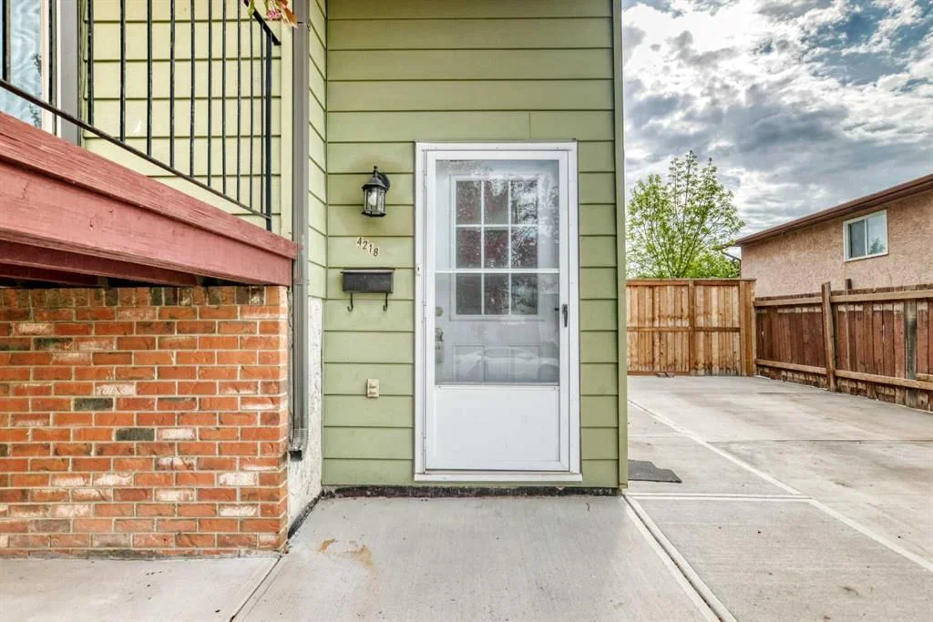 4218 38 Street NE, Calgary — photo 3 of 50