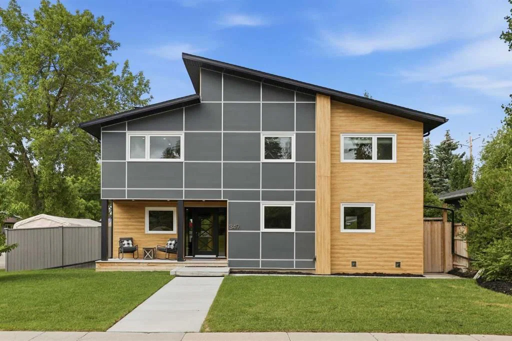 349 Capri Avenue NW, Calgary — main listing photo