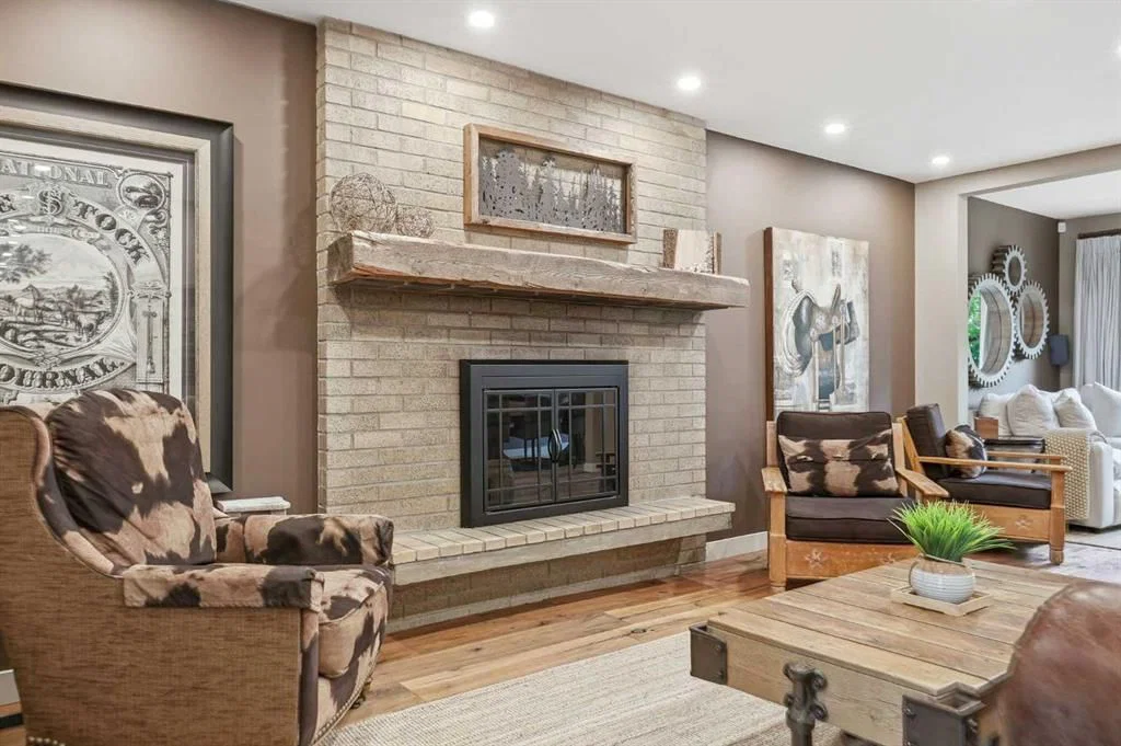 349 Capri Avenue NW, Calgary — photo 5 of 50