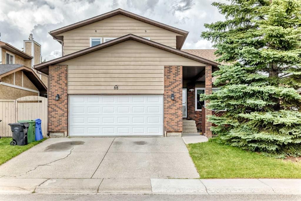 88 Castlefall Way NE, Calgary — main listing photo