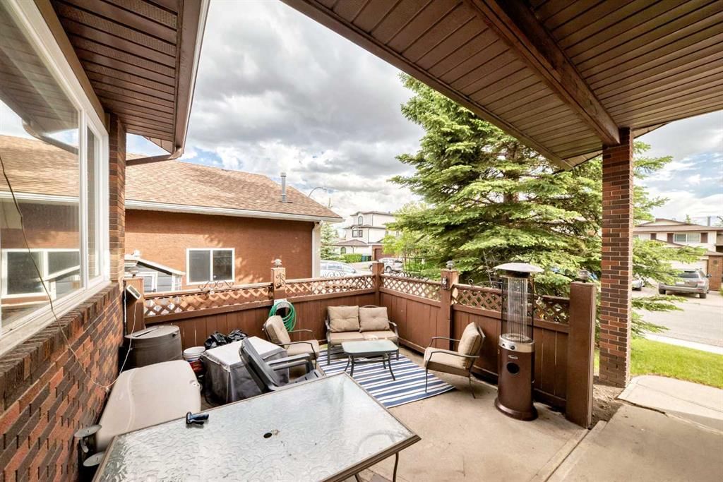 88 Castlefall Way NE, Calgary — photo 3 of 49
