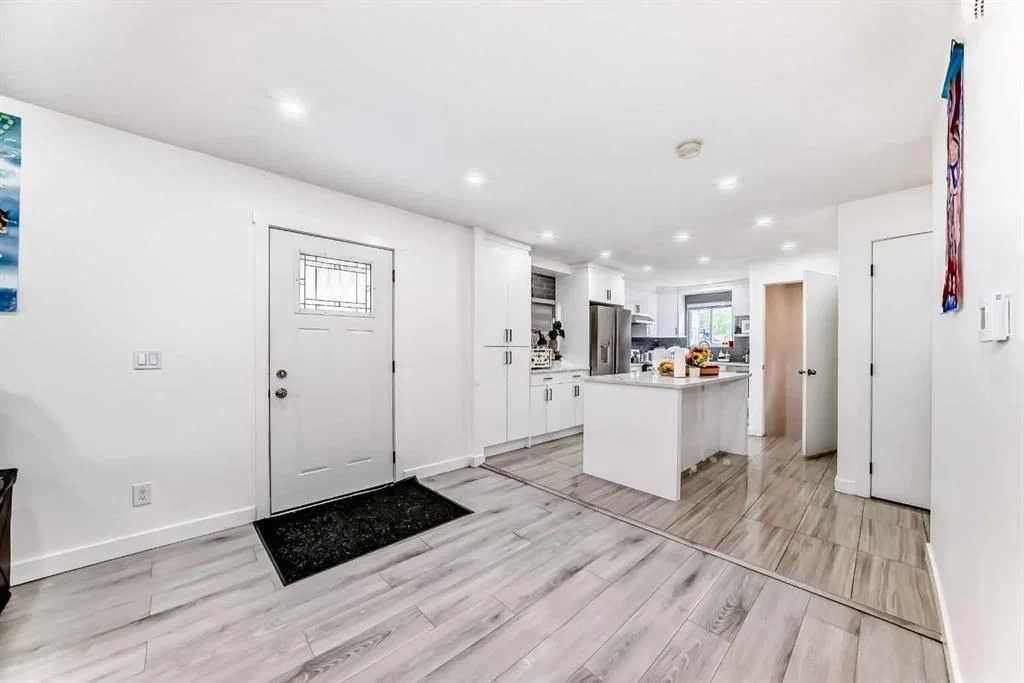 611 Penbrooke Road SE, Calgary — photo 4 of 46