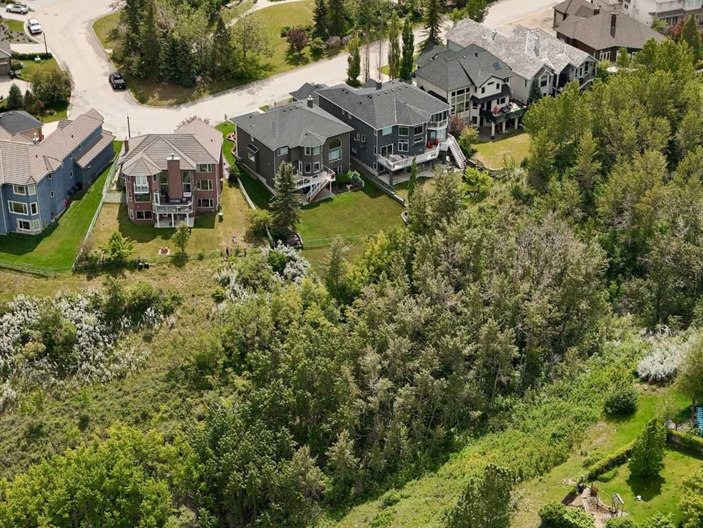 70 Patterson Close SW, Calgary — photo 2 of 49