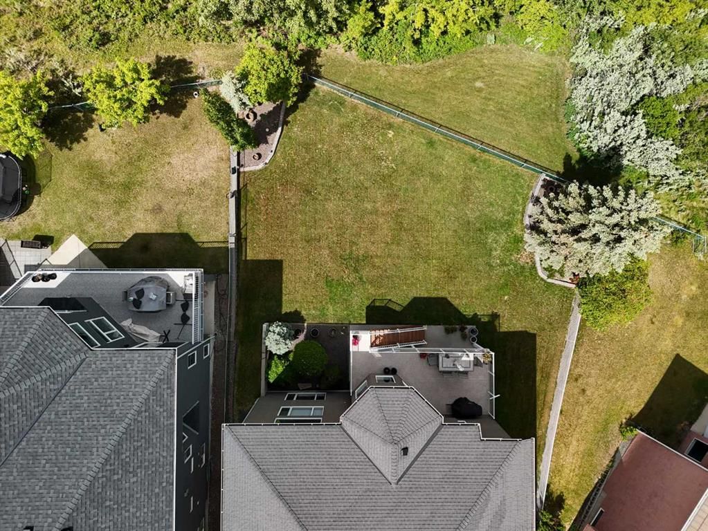 70 Patterson Close SW, Calgary — photo 4 of 49