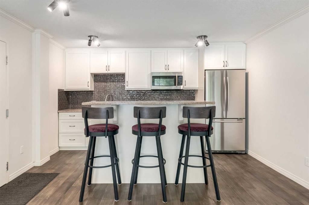 102, 126 24 Avenue SW, Calgary — photo 5 of 24