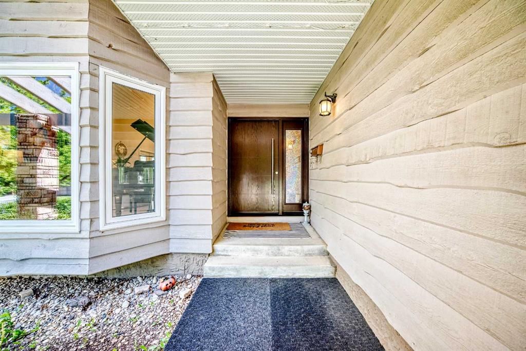 1912 Palliser Drive SW, Calgary — photo 3 of 50