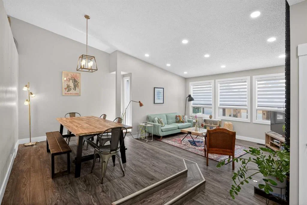 76 Ranchridge Drive NW, Calgary — photo 3 of 50