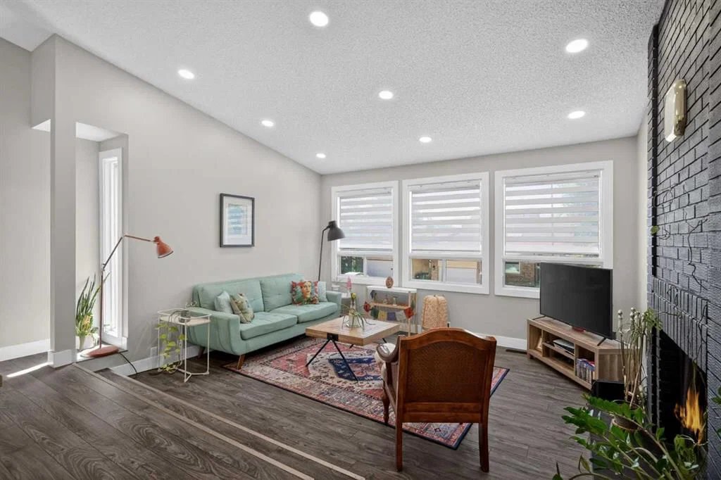 76 Ranchridge Drive NW, Calgary — photo 4 of 50