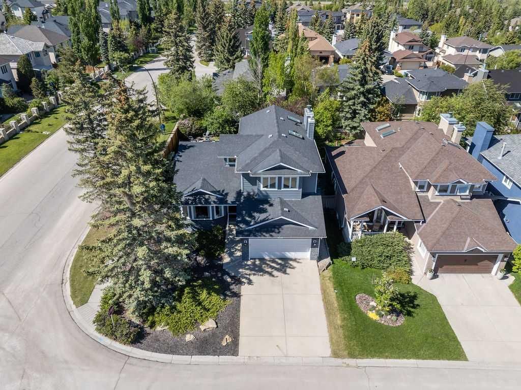 145 Straddock Crescent SW, Calgary — photo 3 of 49