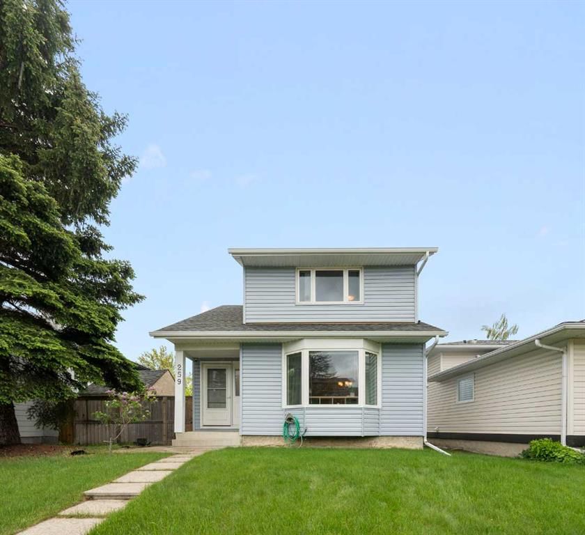 259 Woodside Circle SW, Calgary — photo 3 of 47