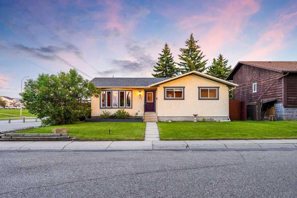 71 Templeson Road NE, Calgary — photo 3 of 44