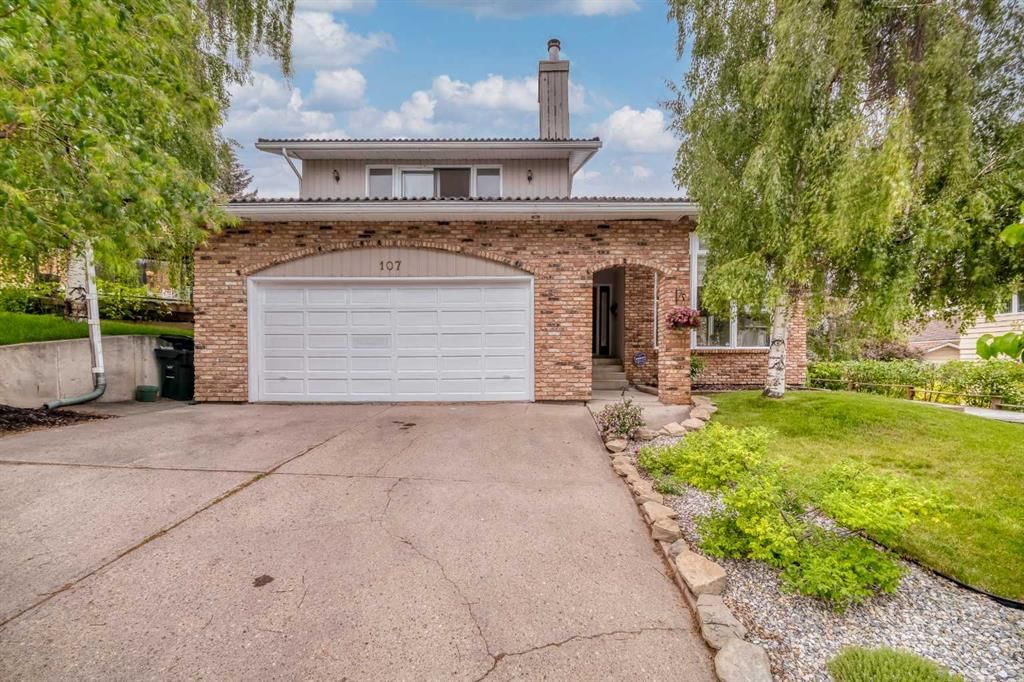 107 Edgehill Court NW, Calgary — main listing photo