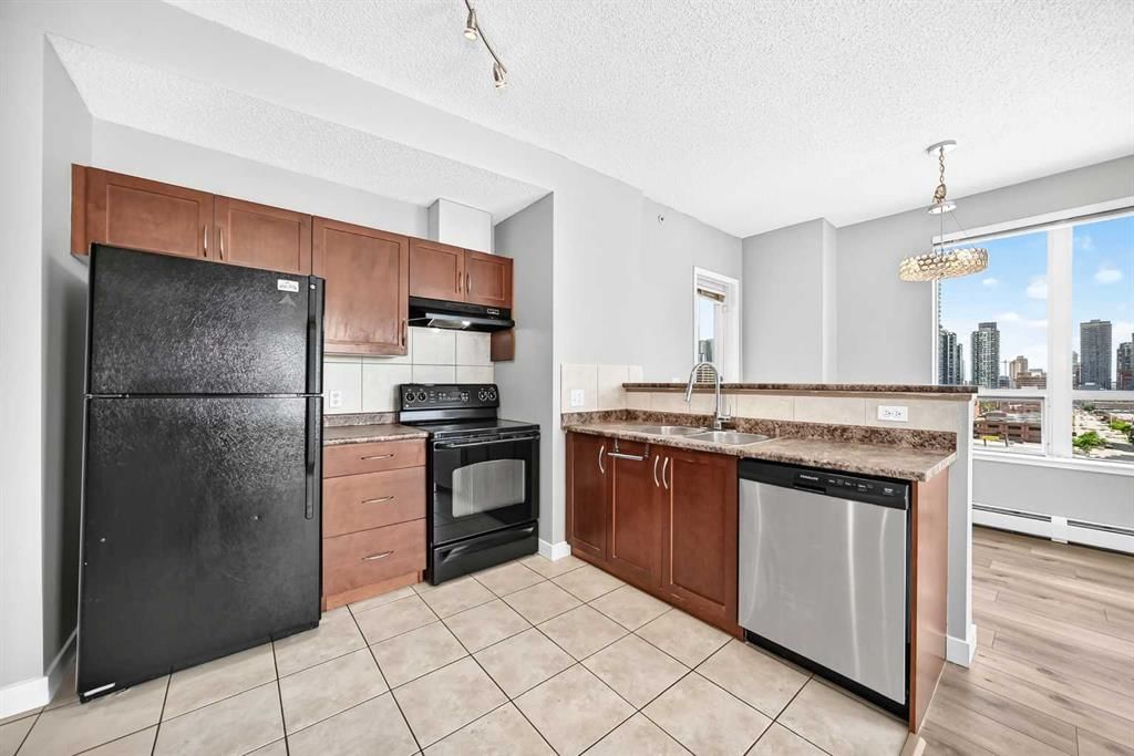 1016, 1053 10 Street SW, Calgary — photo 4 of 30