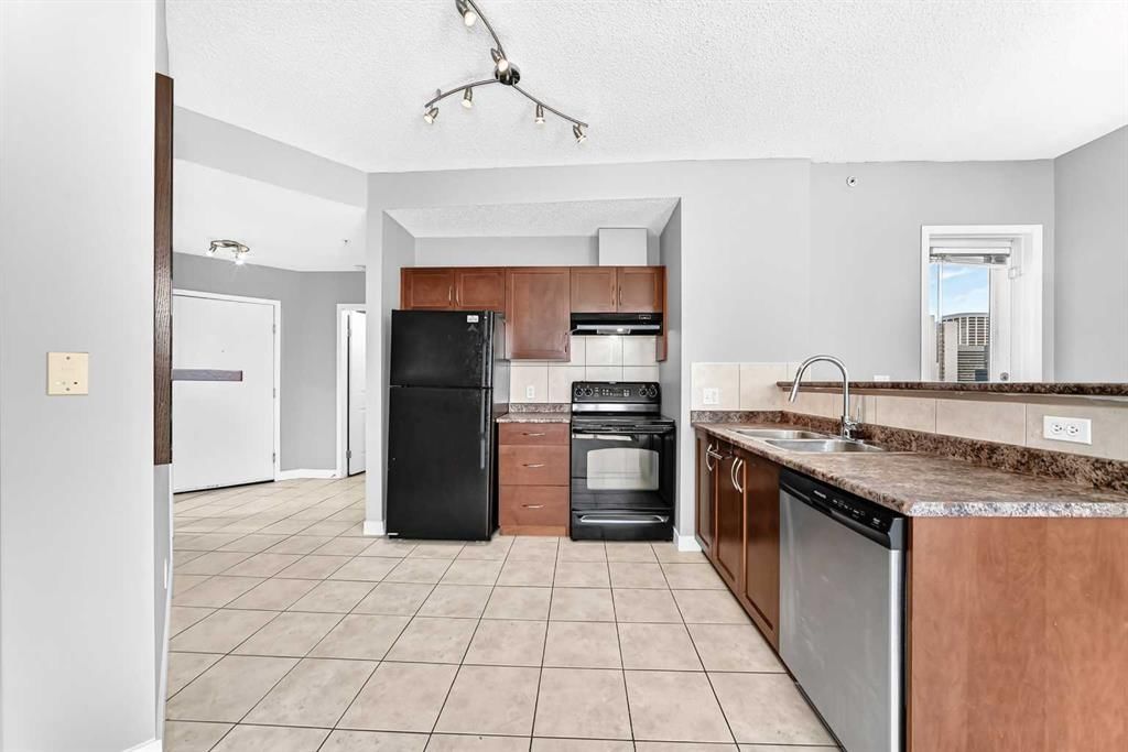 1016, 1053 10 Street SW, Calgary — photo 5 of 30