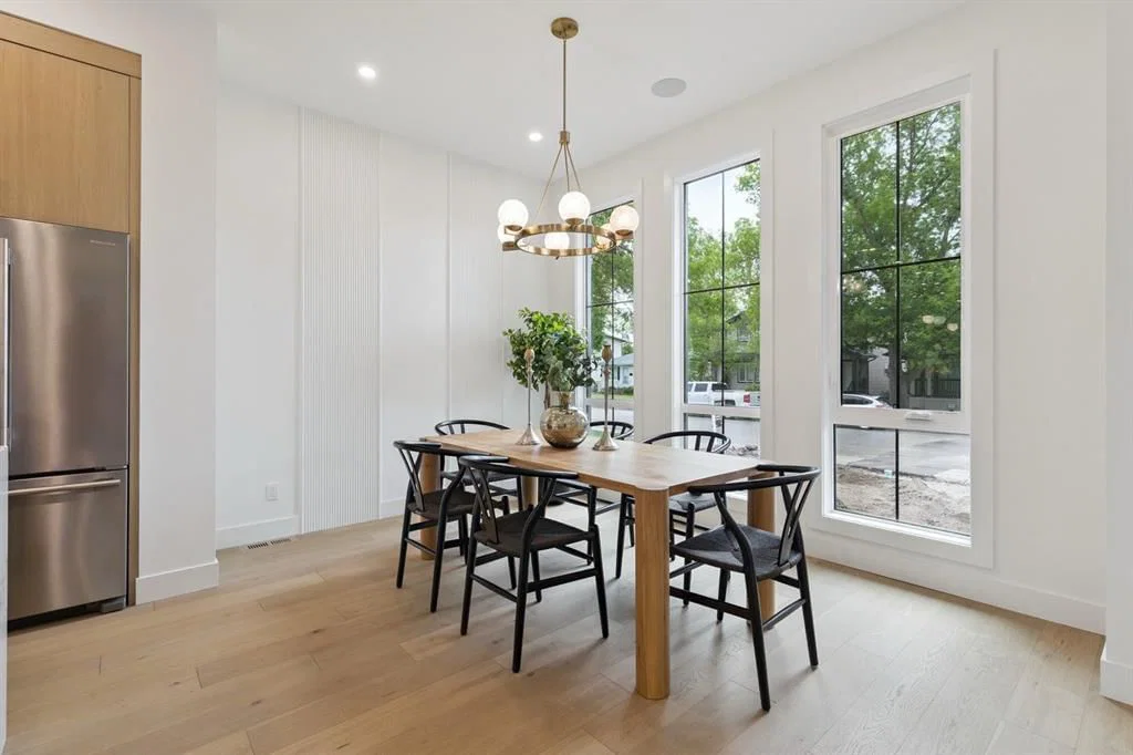 532 51 Avenue SW, Calgary — photo 5 of 50