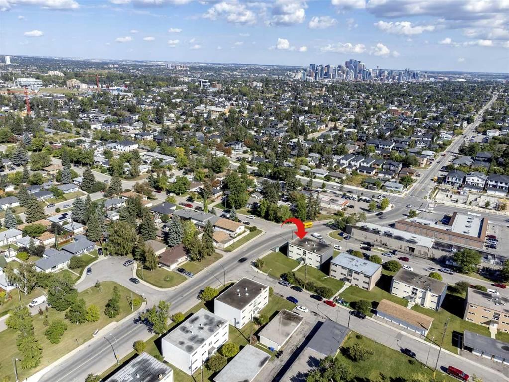 2705 38 Street SW, Calgary — photo 4 of 27