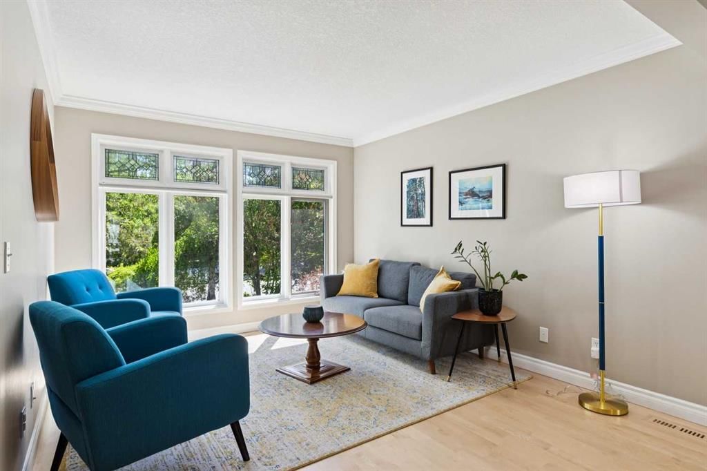 2405 26 Street SW, Calgary — photo 4 of 42