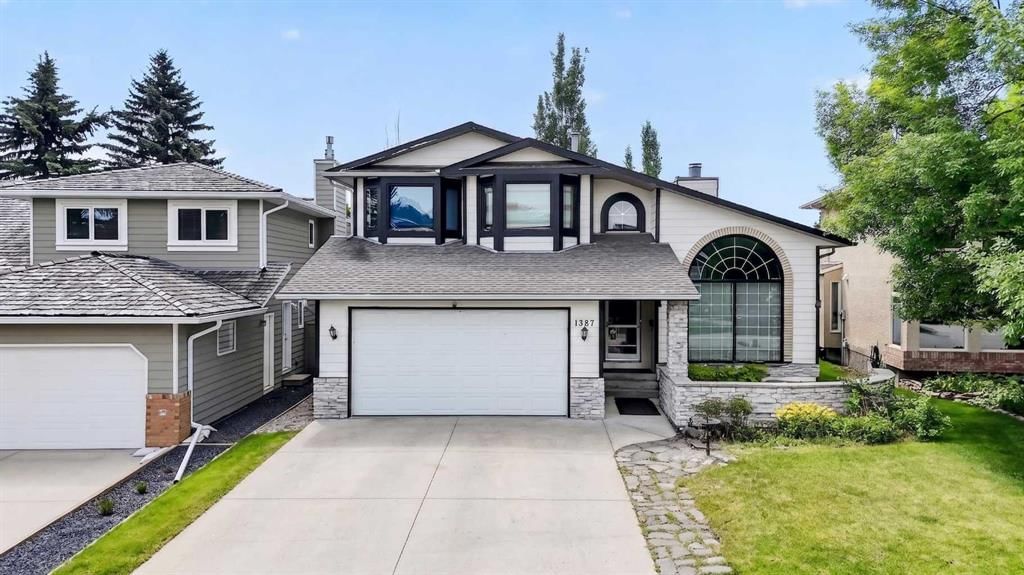1387 Sunwood Road SE, Calgary — main listing photo