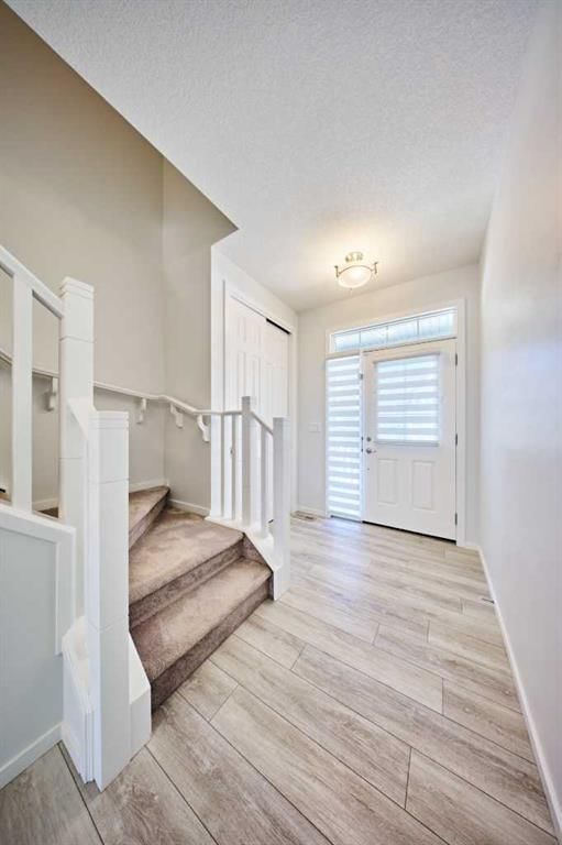 85 Yorkstone Heath SW, Calgary — photo 4 of 50