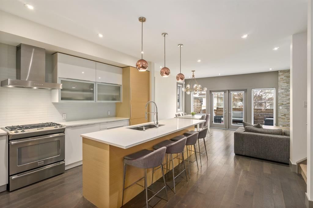 1826 37 Avenue SW, Calgary — photo 4 of 50