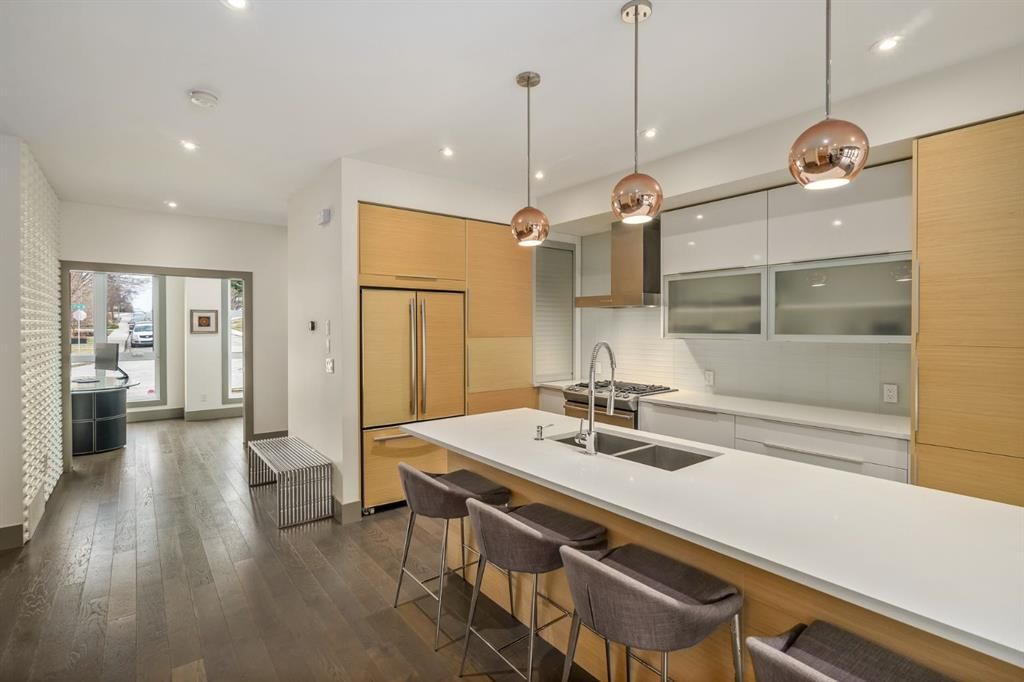 1826 37 Avenue SW, Calgary — photo 5 of 50