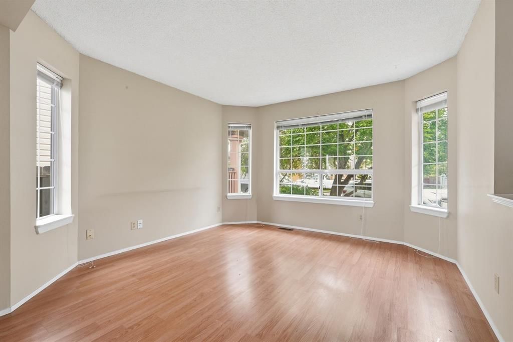 298 Costa Mesa Close NE, Calgary — photo 2 of 39