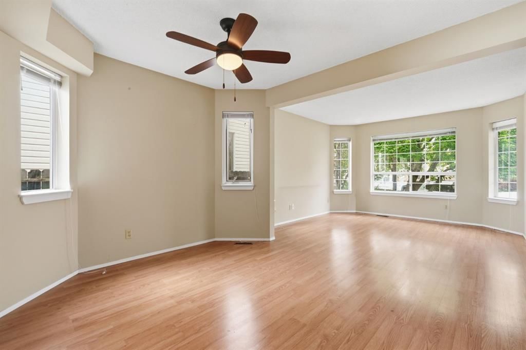 298 Costa Mesa Close NE, Calgary — photo 4 of 39