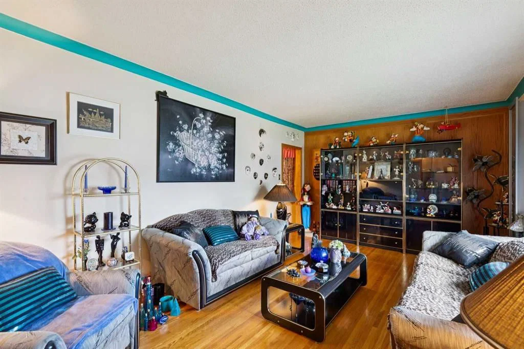 833 20 Avenue NW, Calgary — photo 4 of 25