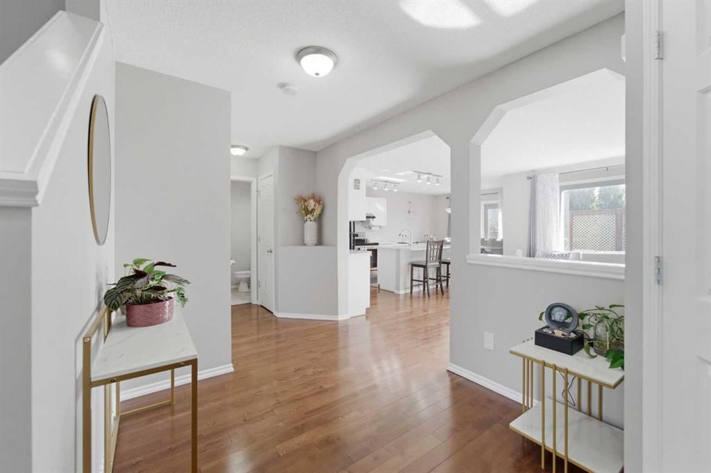 235 Citadel Meadow Bay NW, Calgary — photo 4 of 49