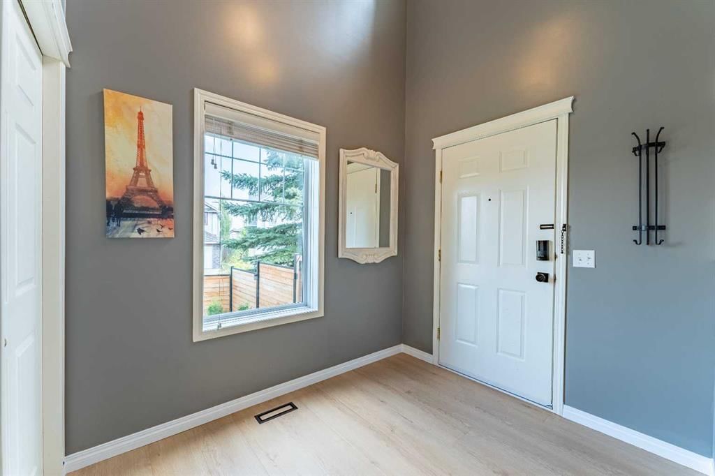 76 Cranfield Place SE, Calgary — photo 2 of 32