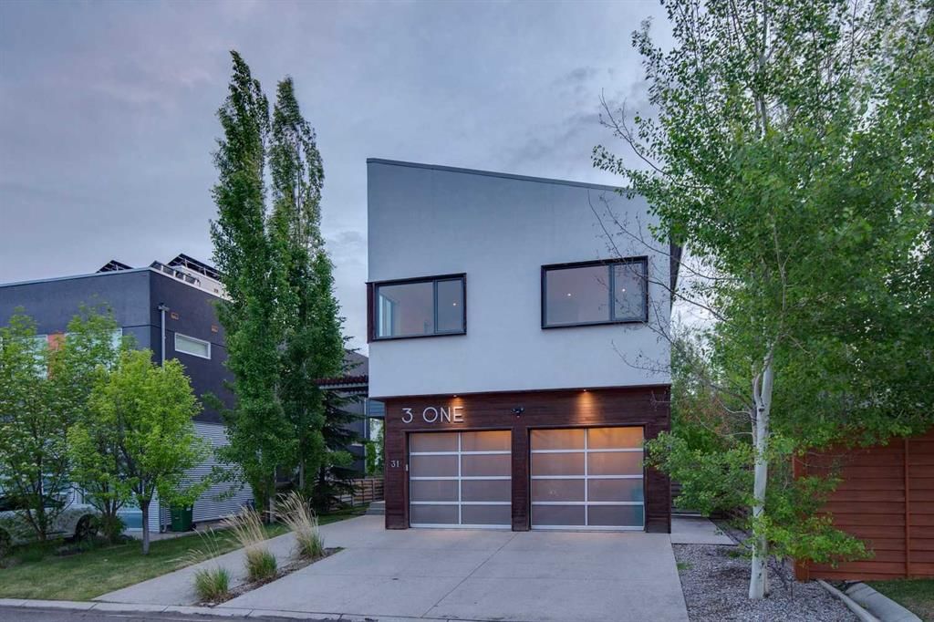 31 Wexford Way SW, Calgary — main listing photo