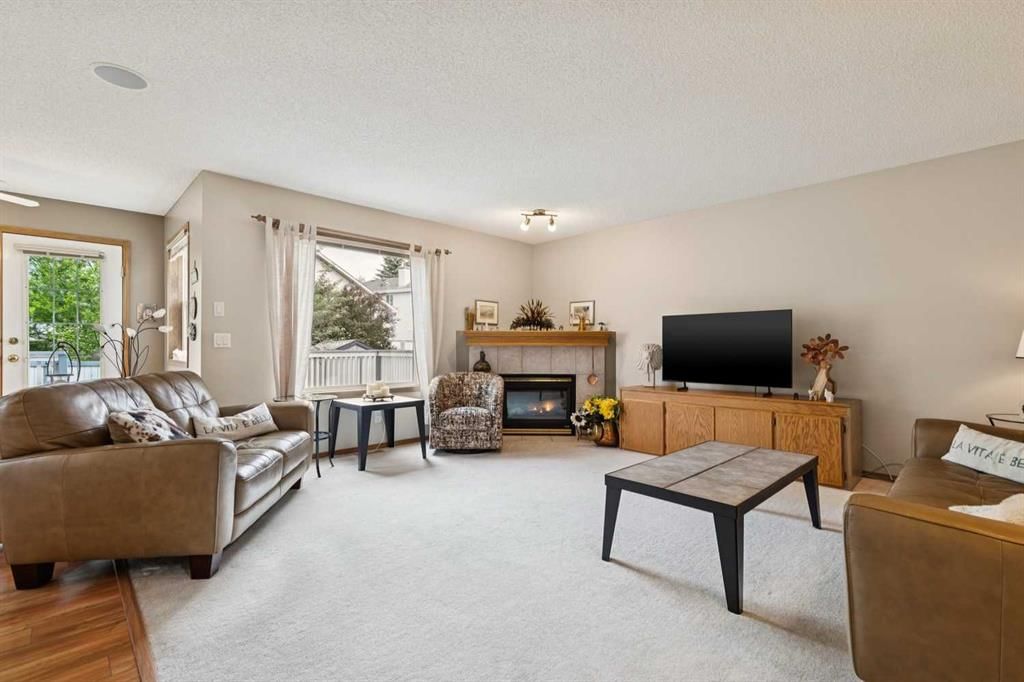 859 Somerset Drive SW, Calgary — photo 5 of 37