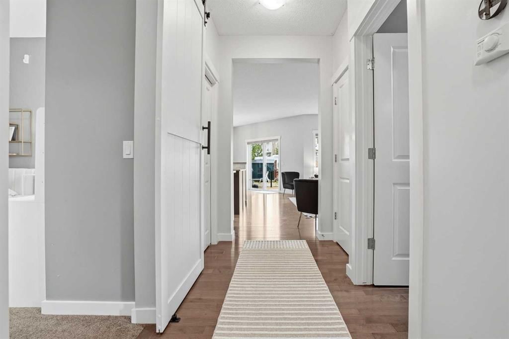 143 Elgin Meadows Way SE, Calgary — photo 4 of 50