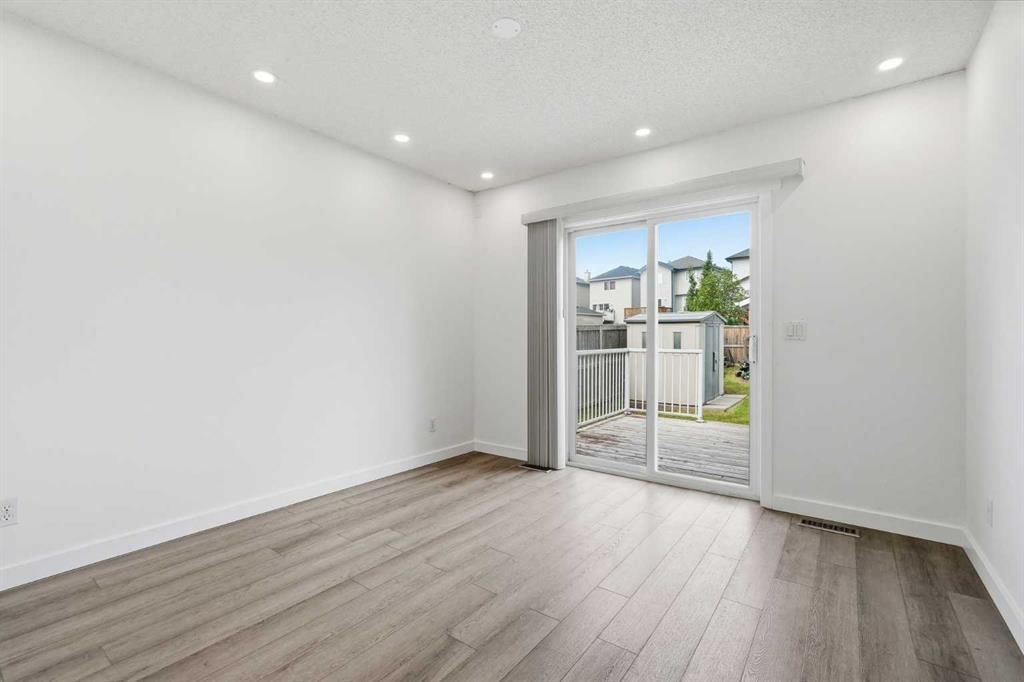 5 Coville Bay NE, Calgary — photo 4 of 27