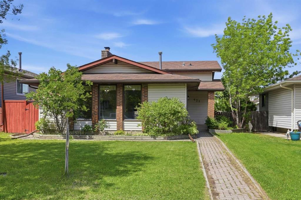 471 Berkley Crescent NW, Calgary — photo 2 of 50