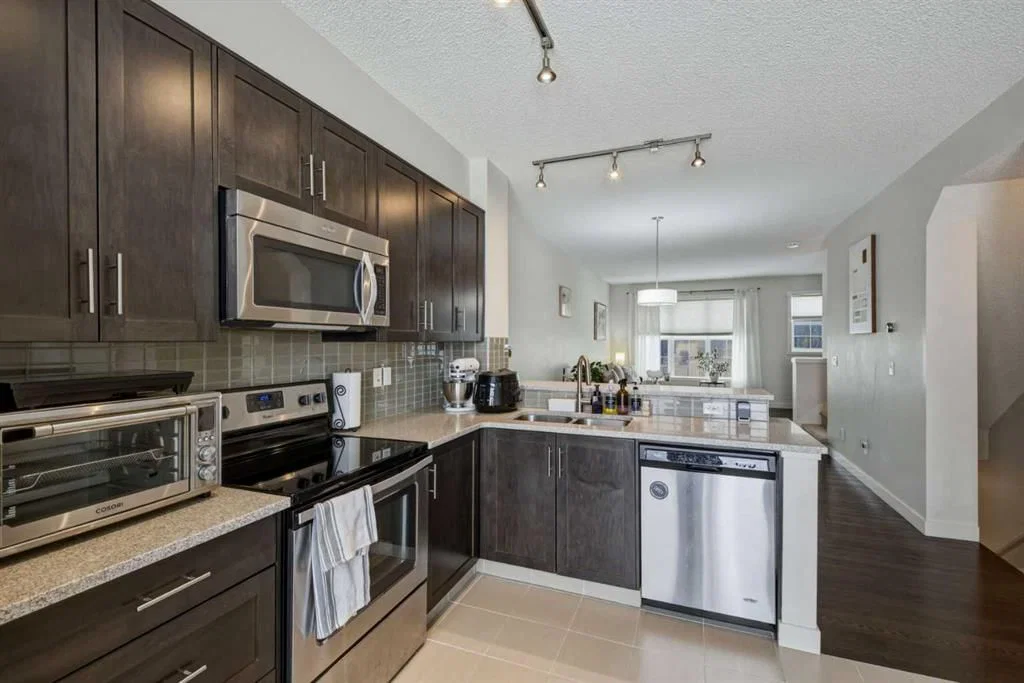214 Nolanfield Villas NW, Calgary — photo 5 of 47