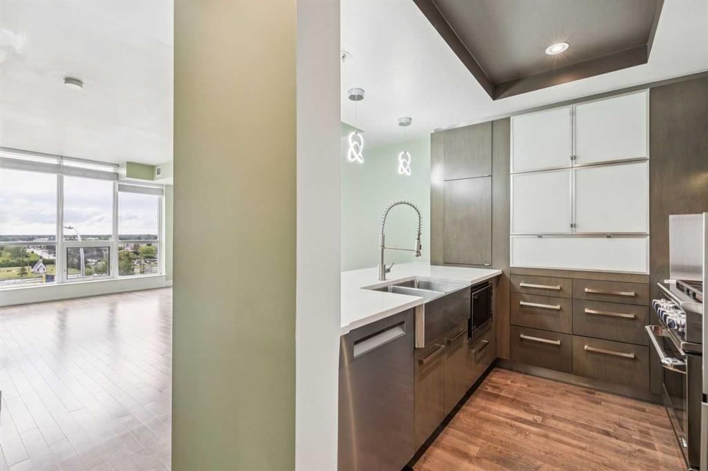 303, 10 Shawnee Hill SW, Calgary — photo 3 of 22