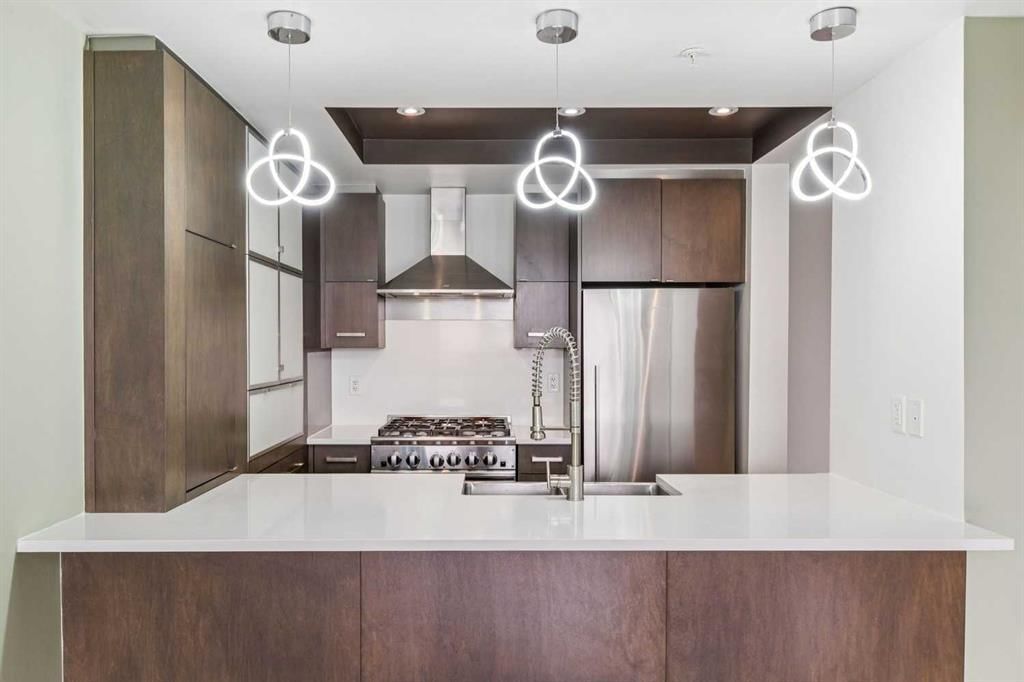 303, 10 Shawnee Hill SW, Calgary — photo 5 of 22